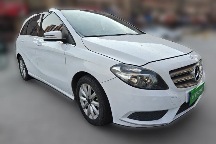 Used Mercedes-Benz B-Class 2012 B 180 Front Right 45 Deg