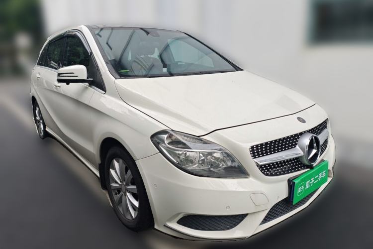 Used Mercedes-Benz B-Class 2012 B 180 Front Right 45 Deg