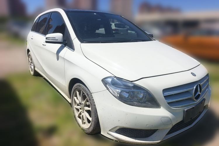 Used Mercedes-Benz B-Class 2012 B 180 Front Right 45 Deg