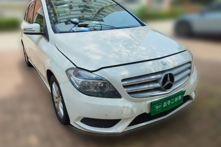 Used Mercedes-Benz B-Class 2012 B 180 Front Right 45 Deg