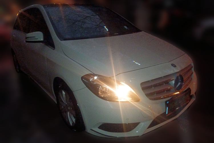 Used Mercedes-Benz B-Class 2012 B 180 Front Right 45 Deg