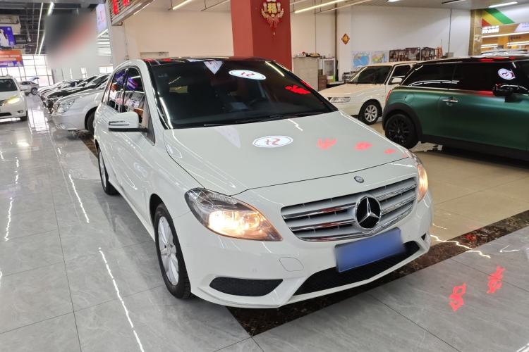 Used Mercedes-Benz B-Class 2012 B 180 Front Right 45 Deg