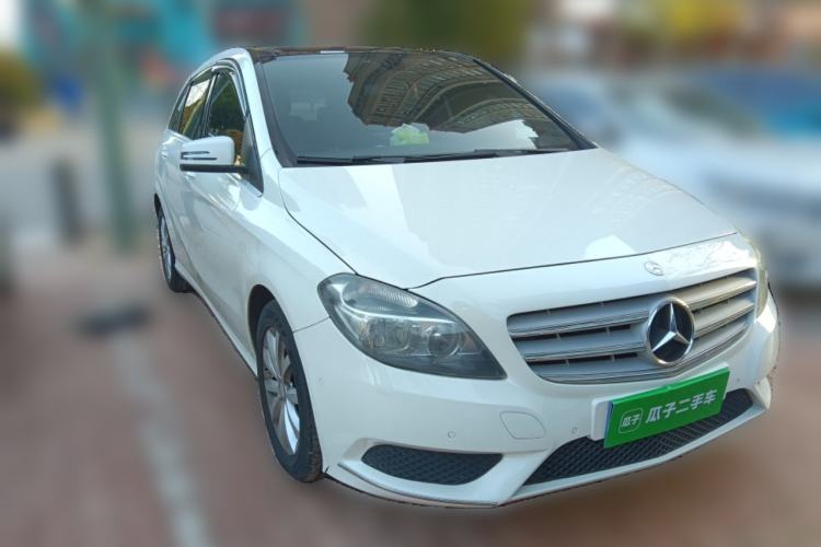 Used Mercedes-Benz B-Class 2012 B 180 Front Right 45 Deg