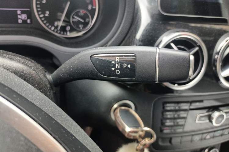 Used Mercedes-Benz B-Class 2012 B 180 Gear Lever