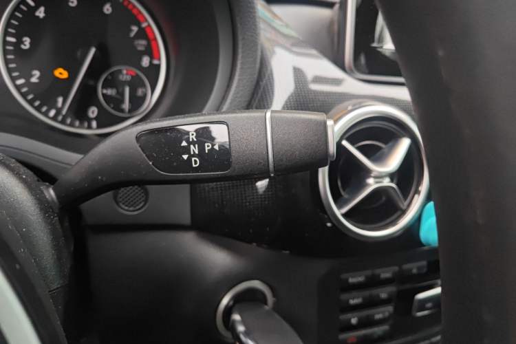 Used Mercedes-Benz B-Class 2012 B 180 base model (imported) Gear Lever