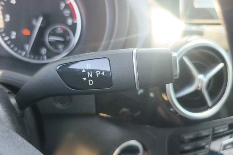 Used Mercedes-Benz B-Class 2012 B 180 Gear Lever