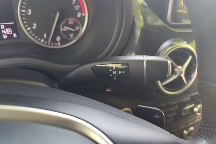 Used Mercedes-Benz B-Class 2012 B 180 Gear Lever