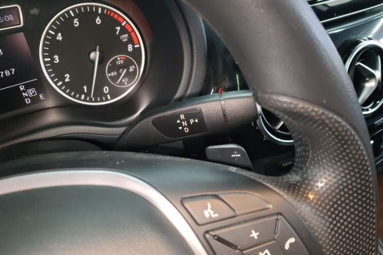 Used Mercedes-Benz B-Class 2012 B 180 Gear Lever