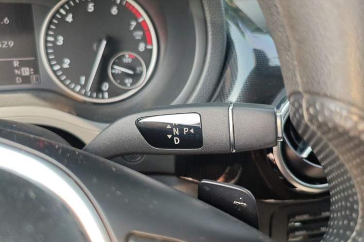 Used Mercedes-Benz B-Class 2012 B 180 Gear Lever