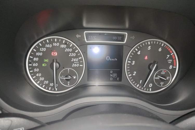 Used Mercedes-Benz B-Class 2012 B 180 Instrument Cluster