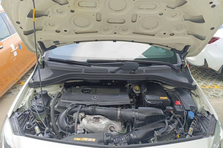 Used Mercedes-Benz B-Class 2012 B 200 Interior 10