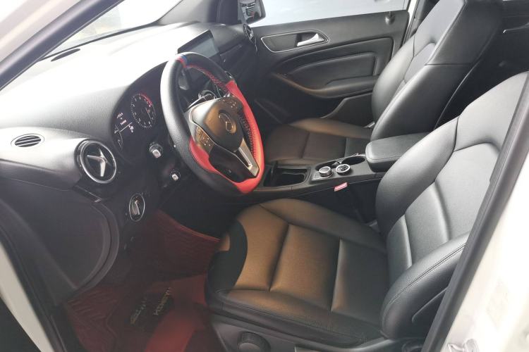 Used Mercedes-Benz B-Class 2012 B 180 Interior 2