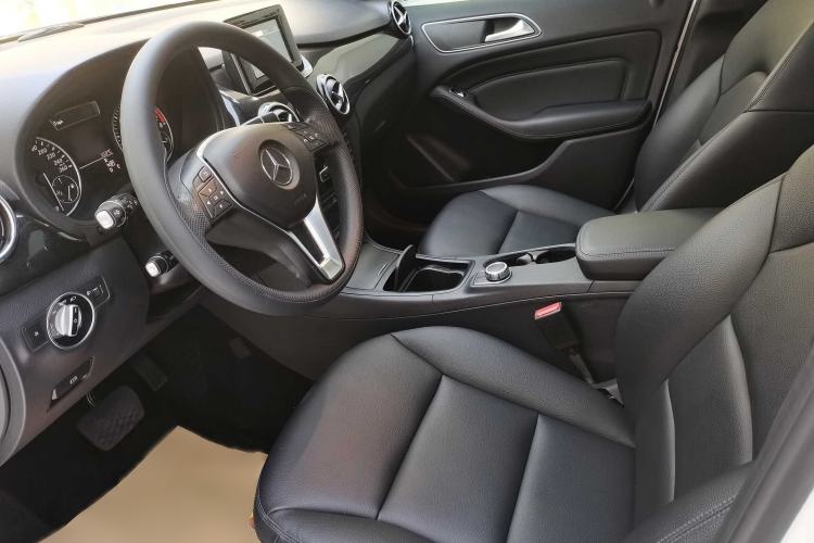 Used Mercedes-Benz B-Class 2012 B 180 base model (imported) Interior 2
