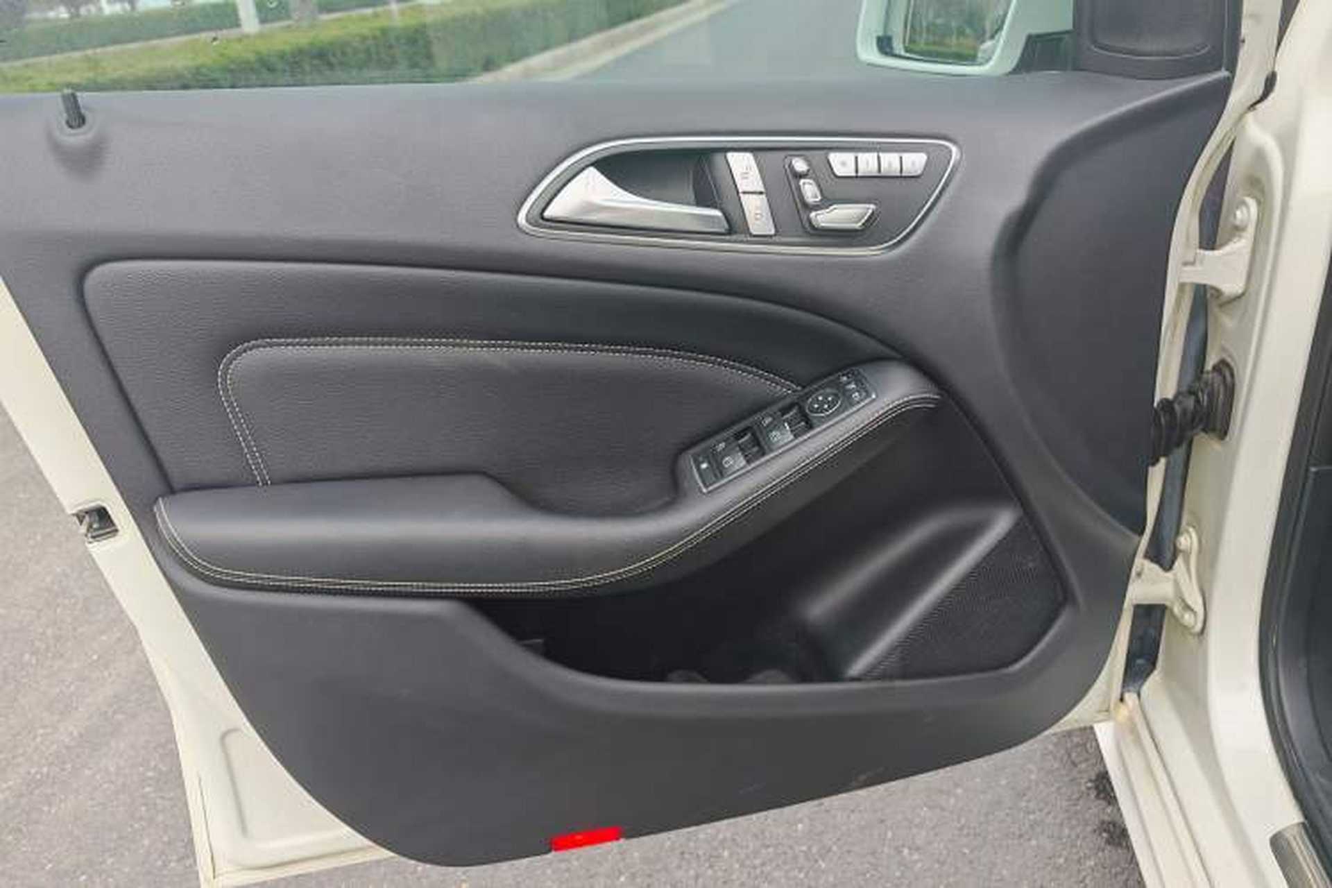 Used Mercedes-Benz B-Class 2012 B 200 Interior 2