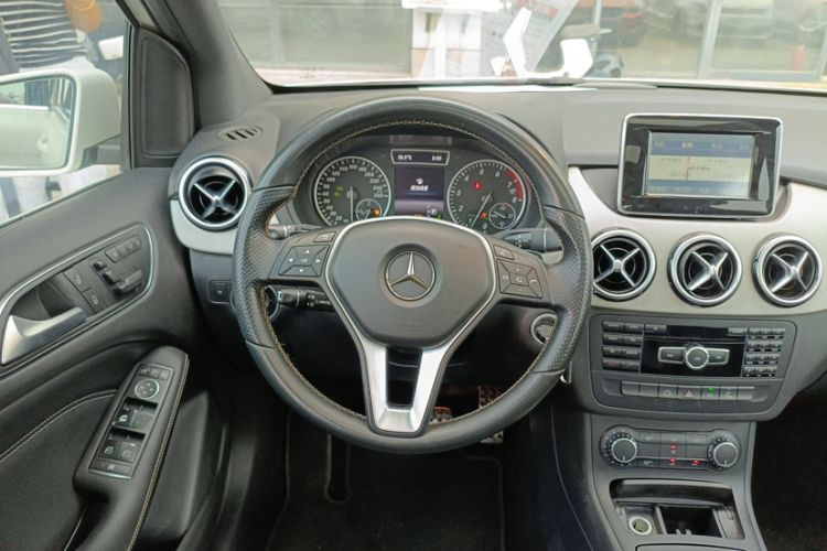 Used Mercedes-Benz B-Class 2012 B 200 Interior 2