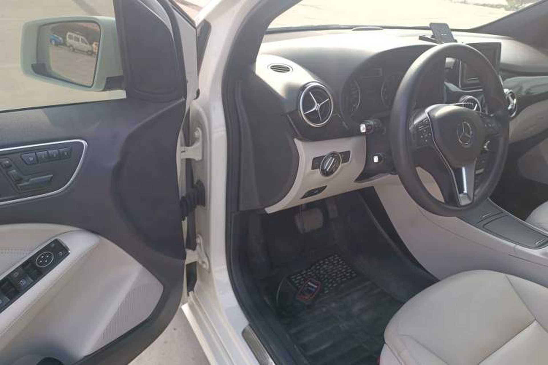 Used Mercedes-Benz B-Class 2012 B 180 Interior 3