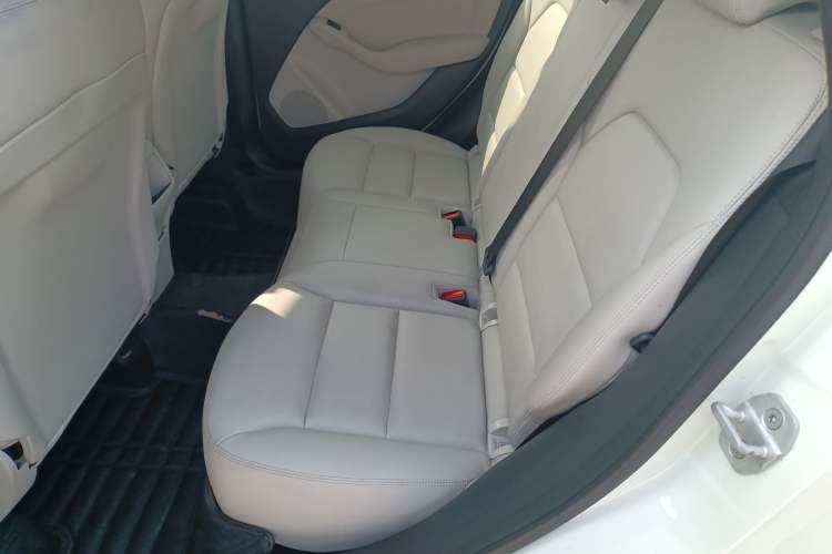 Used Mercedes-Benz B-Class 2012 B 180 Interior 4