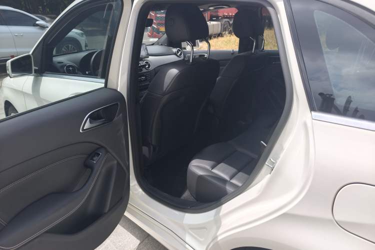 Used Mercedes-Benz B-Class 2012 B 200 Interior 4