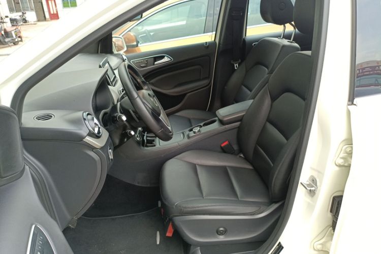 Used Mercedes-Benz B-Class 2012 B 200 Interior 5
