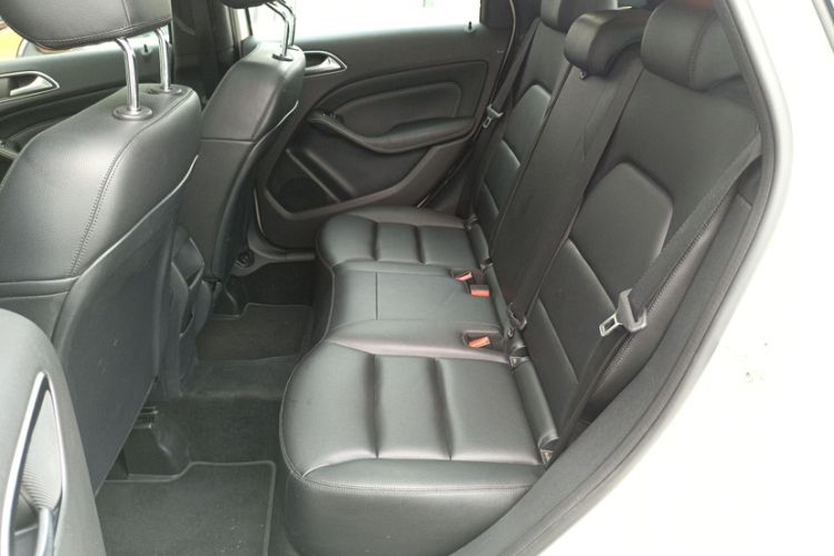 Used Mercedes-Benz B-Class 2012 B 200 Interior 7