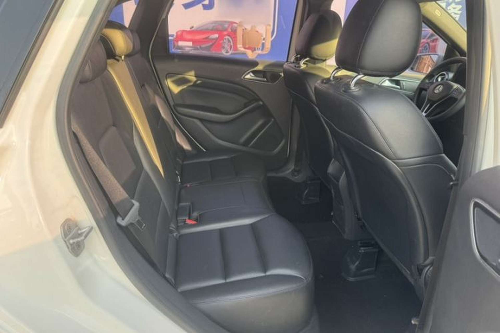 Used Mercedes-Benz B-Class 2012 B 180 Interior 9
