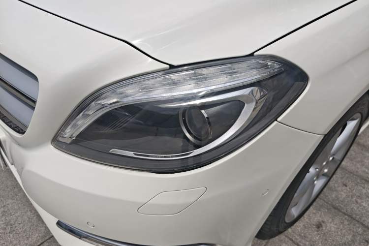 Used Mercedes-Benz B-Class 2012 B 200 Left Front Headlight