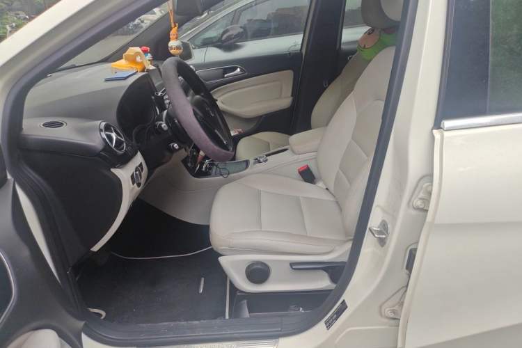 Used Mercedes-Benz B-Class 2012 B 180 Left Front Seat