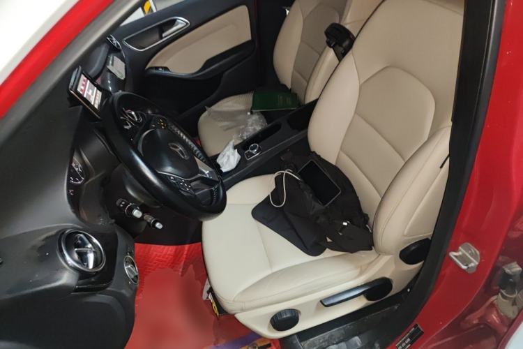Used Mercedes-Benz B-Class 2012 B 180 Left Front Seat