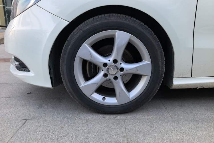 Used Mercedes-Benz B-Class 2012 B 200 Left Front Wheel Hub