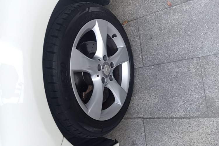 Used Mercedes-Benz B-Class 2012 B 200 Left Front Wheel Hub