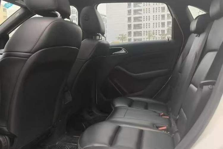 Used Mercedes-Benz B-Class 2012 B 180 Left Rear Seat