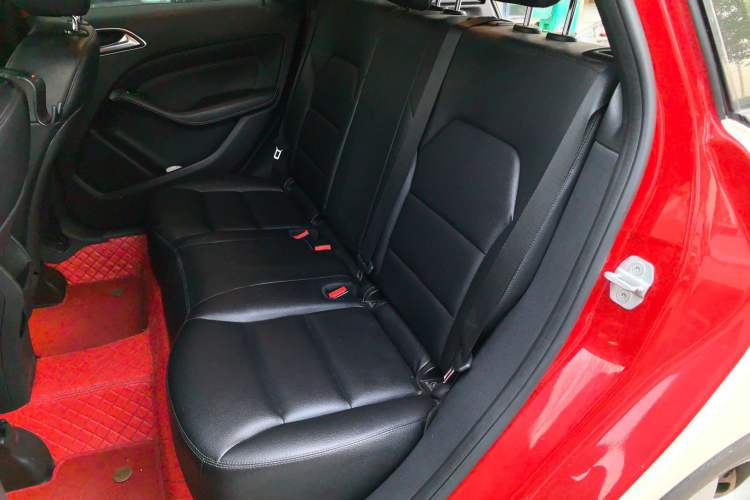 Used Mercedes-Benz B-Class 2012 B 200 Left Rear Seat