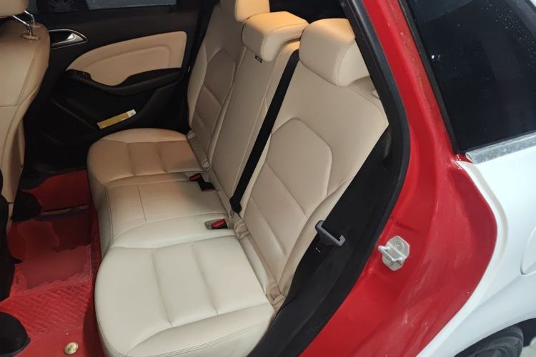 Used Mercedes-Benz B-Class 2012 B 180 Left Rear Seat