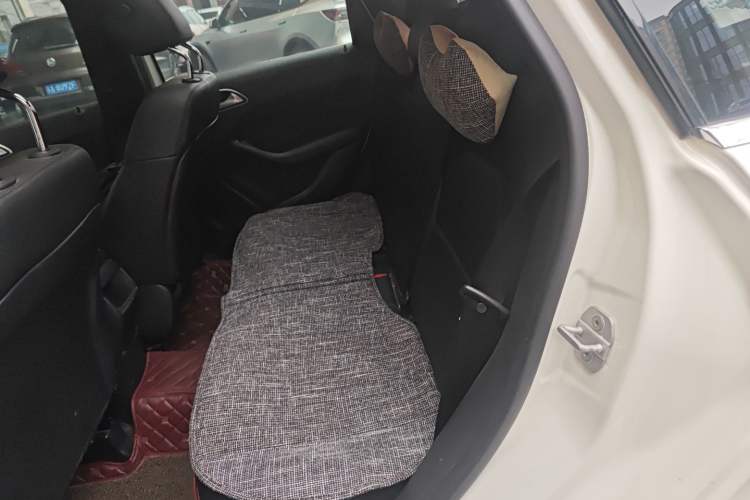 Used Mercedes-Benz B-Class 2012 B 180 base model (imported) Left Rear Seat