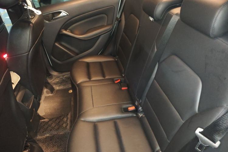 Used Mercedes-Benz B-Class 2012 B 200 Left Rear Seat