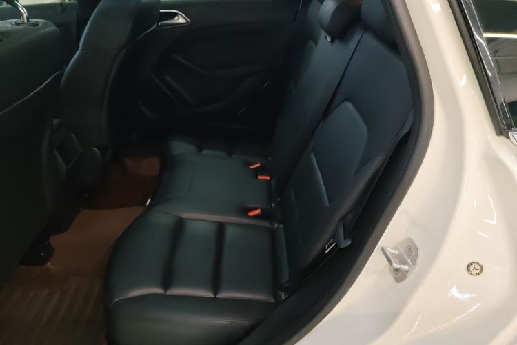 Used Mercedes-Benz B-Class 2012 B 180 Left Rear Seat