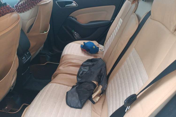 Used Mercedes-Benz B-Class 2012 B 200 Left Rear Seat