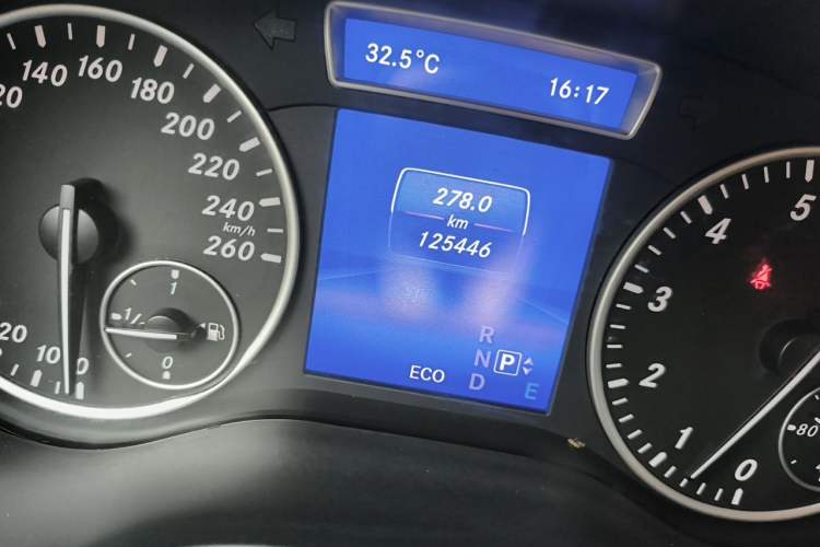 Used Mercedes-Benz B-Class 2012 B 200 Odometer Close Up