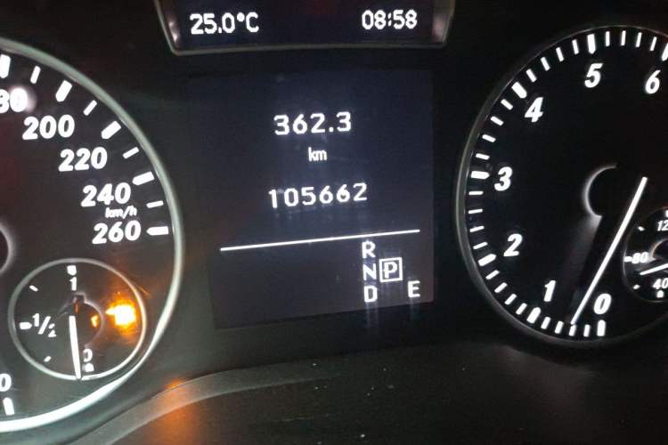 Used Mercedes-Benz B-Class 2012 B 180 Odometer Close Up