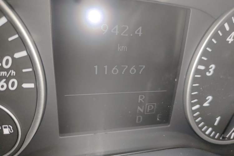 Used Mercedes-Benz B-Class 2012 B 180 Odometer Close Up