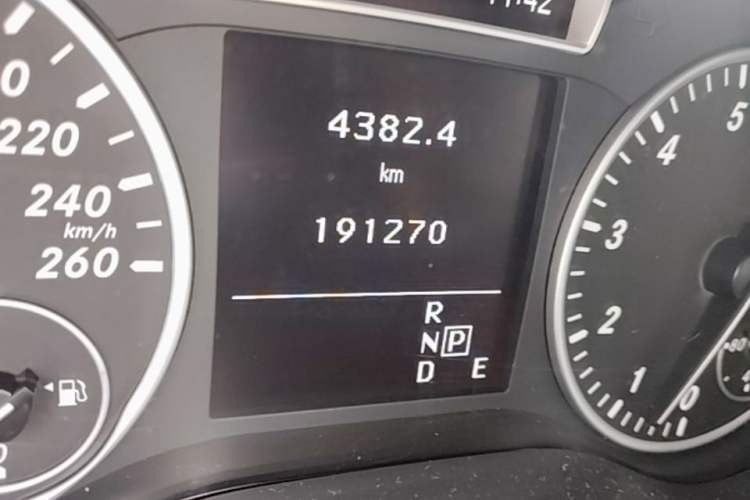 Used Mercedes-Benz B-Class 2012 B 180 Odometer Close Up
