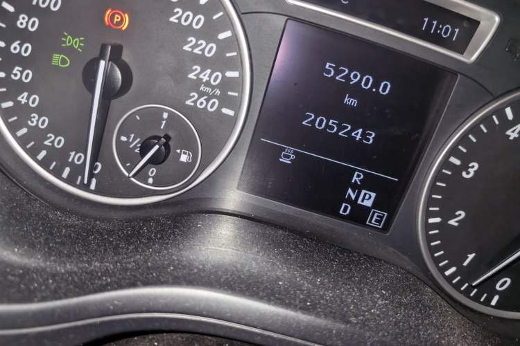 Used Mercedes-Benz B-Class 2012 B 180 Odometer Close Up