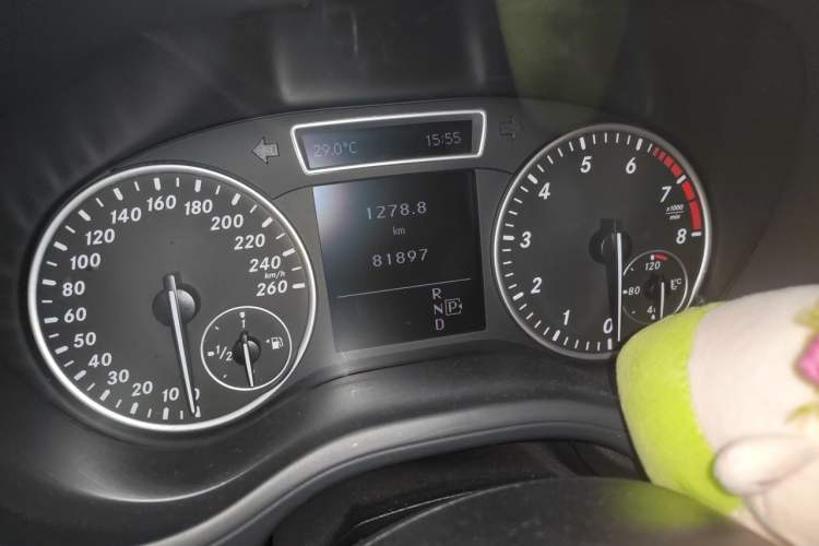 Used Mercedes-Benz B-Class 2012 B 180 Odometer Close Up