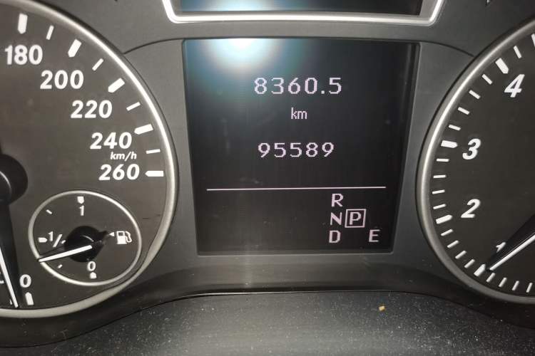 Used Mercedes-Benz B-Class 2012 B 180 Odometer Close Up