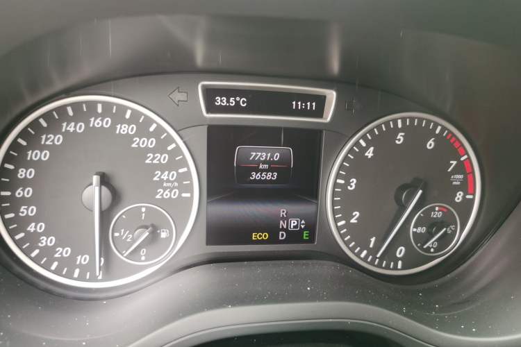 Used Mercedes-Benz B-Class 2012 B 200 Odometer Close Up