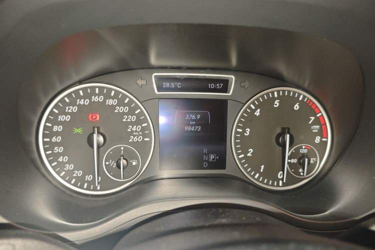 Used Mercedes-Benz B-Class 2012 B 200 Odometer Close Up
