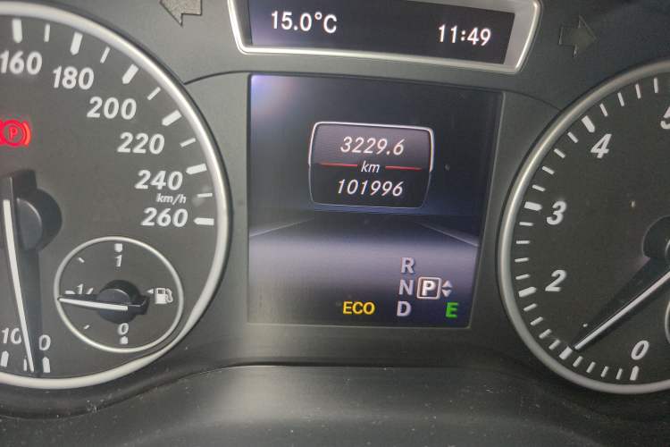 Used Mercedes-Benz B-Class 2012 B 200 Odometer Close Up