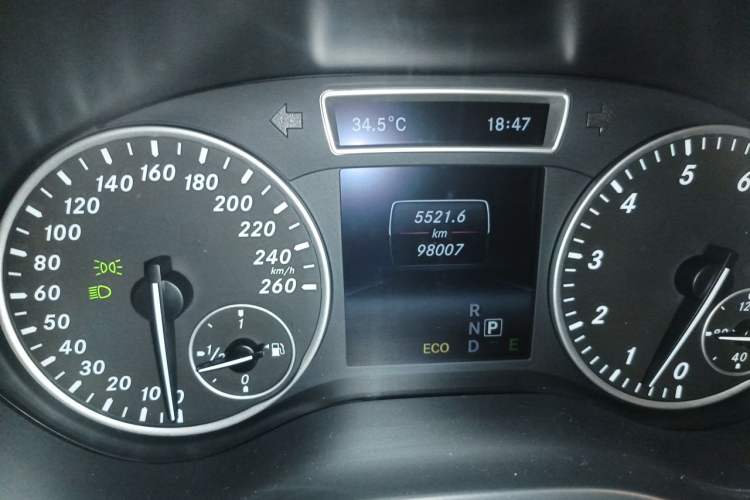 Used Mercedes-Benz B-Class 2012 B 200 Odometer Close Up