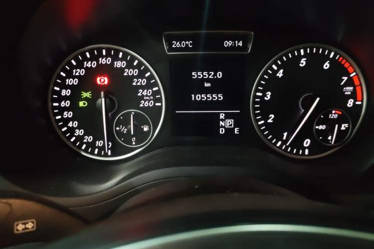 Used Mercedes-Benz B-Class 2012 B 180 Odometer Close Up