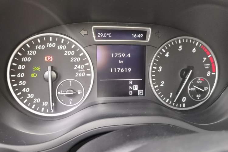 Used Mercedes-Benz B-Class 2012 B 200 Odometer Close Up